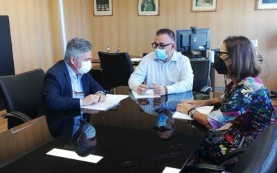 Reunión con el director del SCS para la vacunación Covid del personal de sustituciones en verano