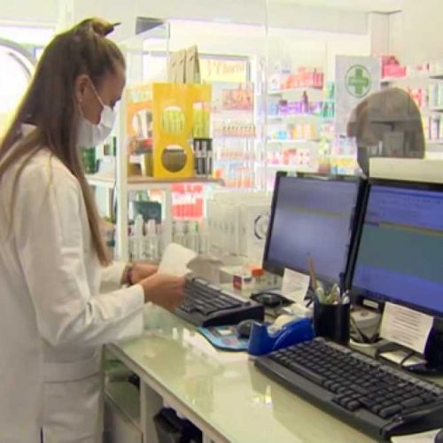 Las farmacias de Canarias emiten más  de 31 000  certificados COVID-19 en enero