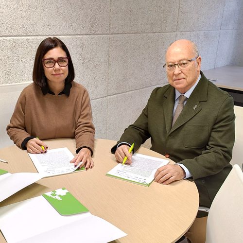 Los farmacéuticos de Las Palmas podrán seguir formándose en el COF de Granada