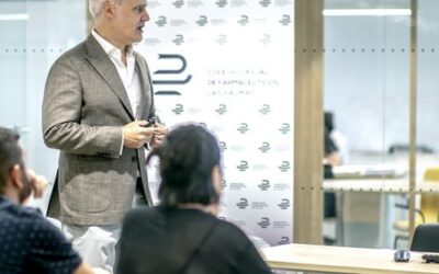 Una decena de farmacéuticos se prepara para atender a los medios de comunicación