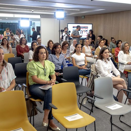 Las farmacias juegan un papel fundamental en el cuidado saludable de la mujer