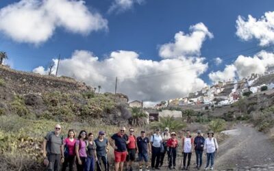 Farmacéuticos recorren el cauce del barranco Guiniguada y conocen sus secretos