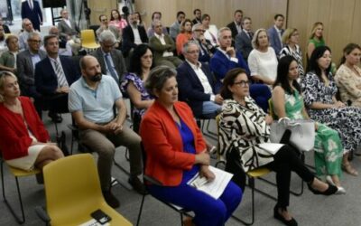 La nueva Junta de Gobierno toma posesión de su cargo acompañada de las autoridades sanitarias