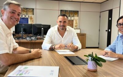 Los farmacéuticos canarios presentan sus proyectos para la mejora de la salud al nuevo director del SCS